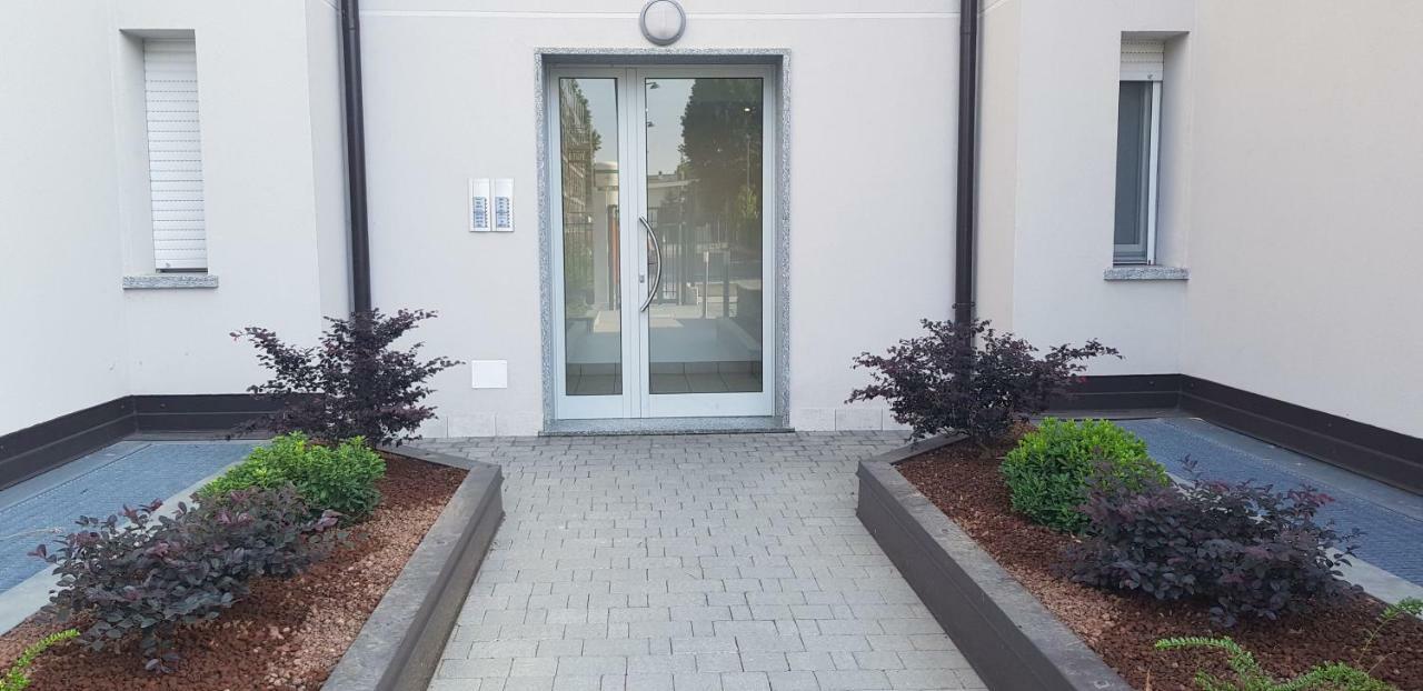 Caseospitali - Casa Azzurra, Incantevole Bilocale Con Giardino Cernusco Sul Naviglio Exteriör bild